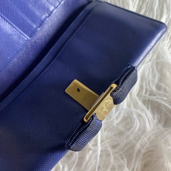 Salvatore Ferragamo leather bifold wallet - Picture 11 of 16